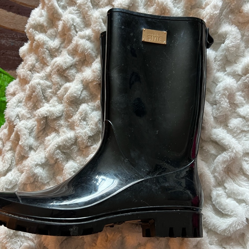 Nicole Miller rain boots
